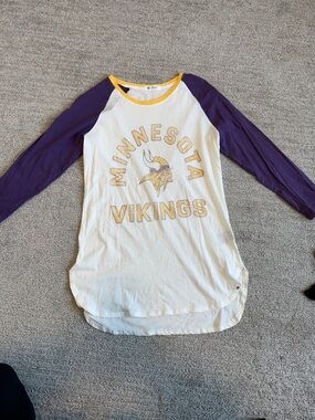 Minnesota Vikings Raglan Tee - White, Purple, Gold